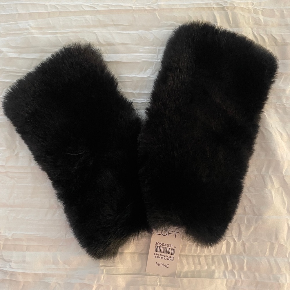 LOFT FAUX FUR MITTENS - NEW WITH TAGS. NEVER WORN!